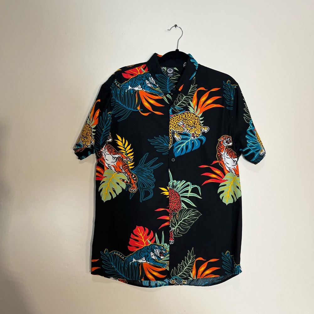 Neff Men’s Black Tiger Cheetah Hawaiian Tropical Button Down Shirt SZ L